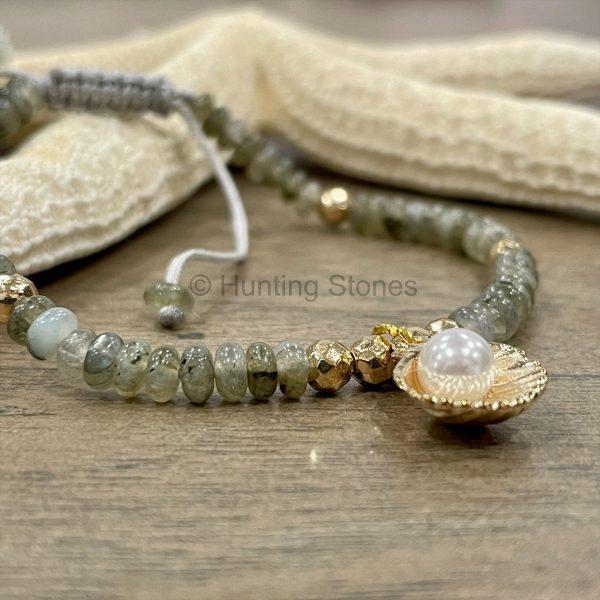 Labradorite Shell with Pearl Bracelet