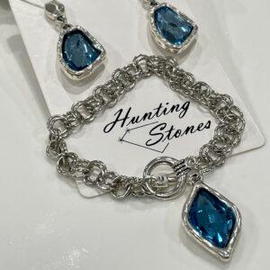 Beautiful Blue Glass Crystal Bracelet and Drop Earrings 19cm