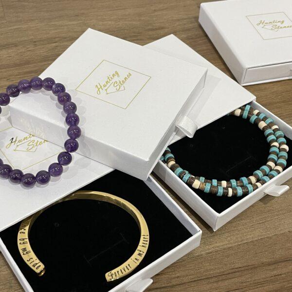 Hunting Stones Quality Pearl White Gift Box (F) 10 x 10 x 2cm