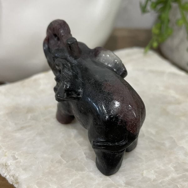 Beautiful Garnet Elephant - 61mm 03 - Luck