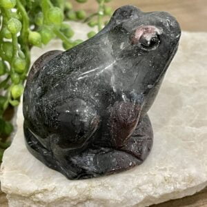 Beautiful Garnet Crystal Frog - 54mm 01AE