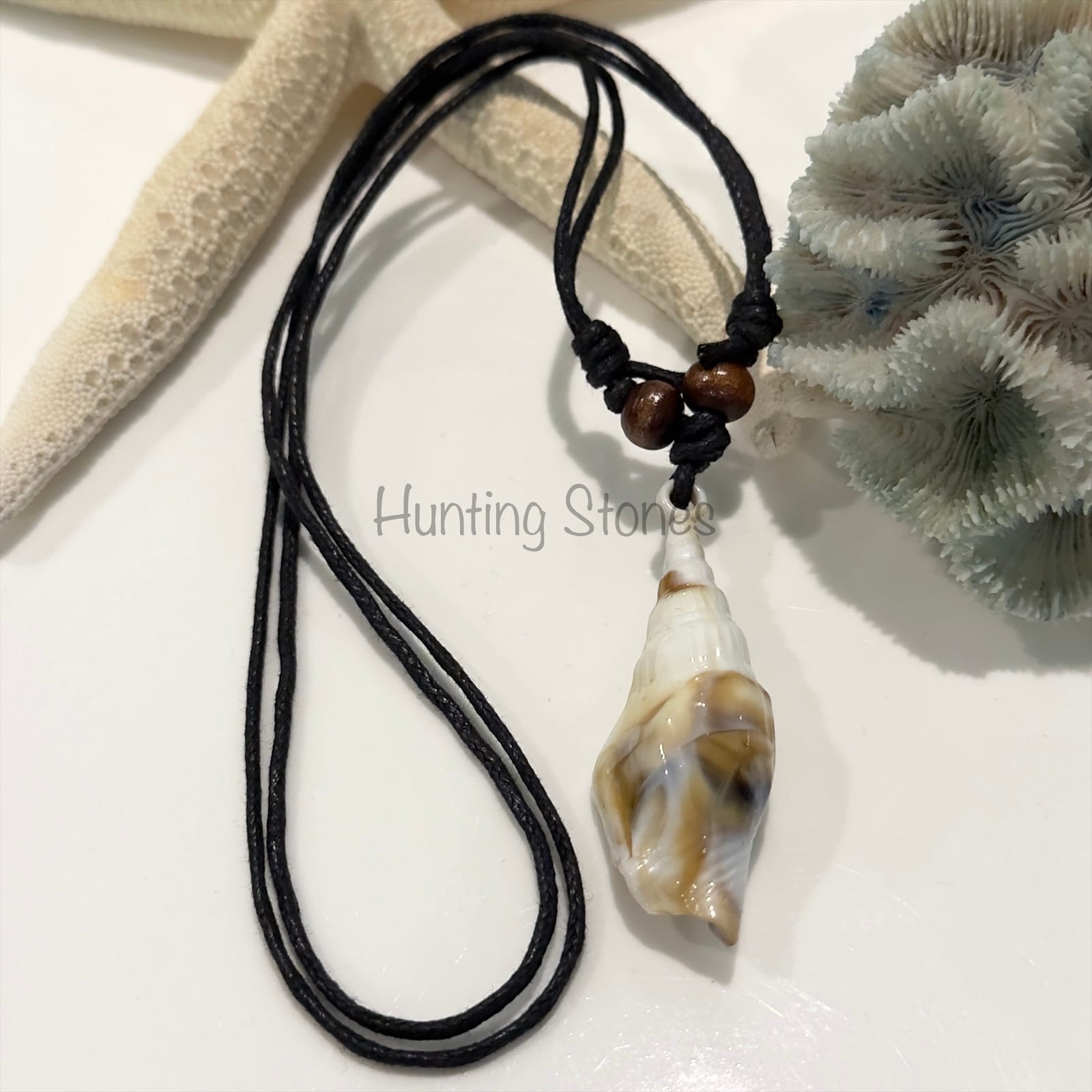 Unisex Conch Shell Surfer Necklace 5.5cm - adjustable