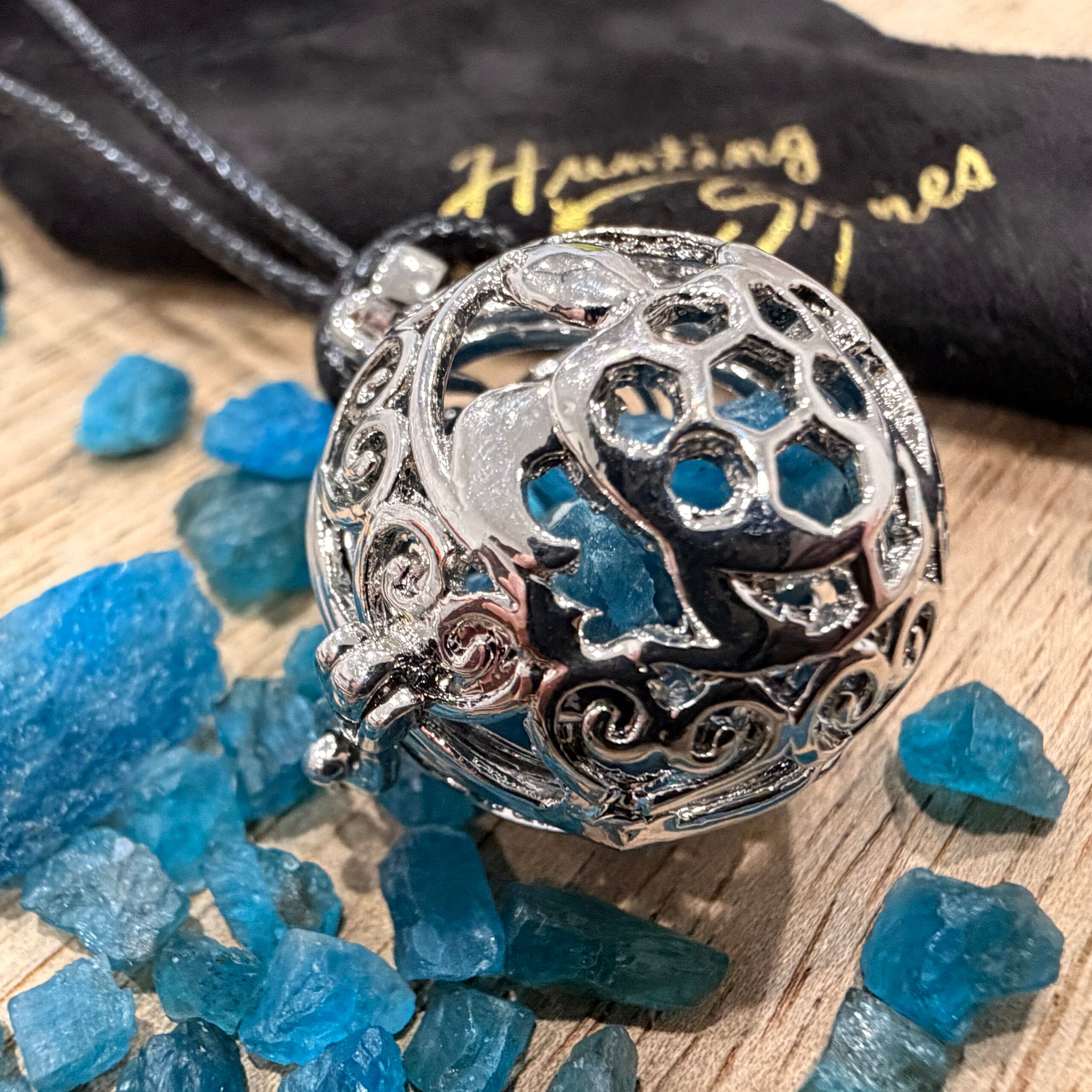 Apatite Crystal Turtle Necklace - Spiritual Focus Communication Turtle Locket
