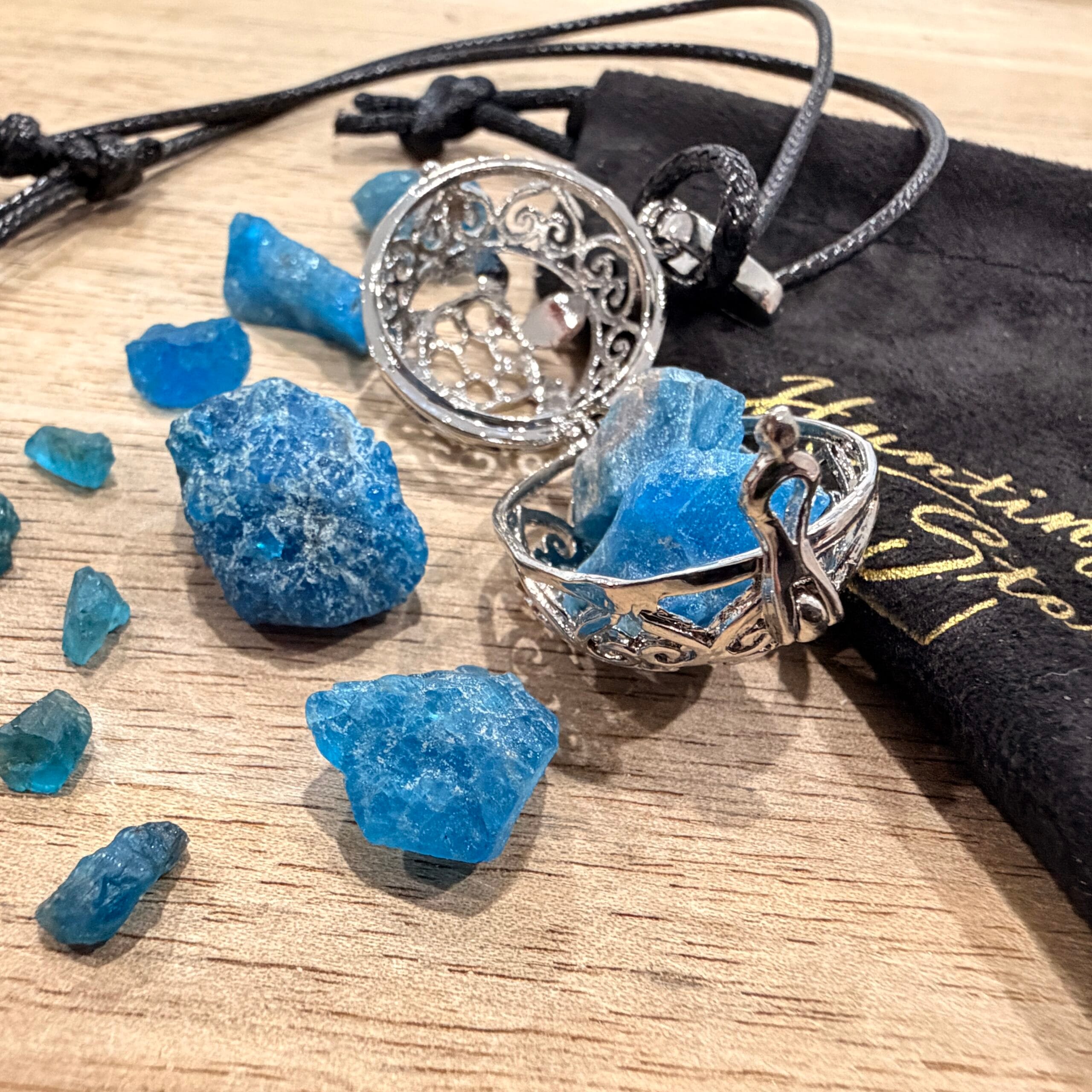 Apatite Crystal Turtle Necklace - Spiritual Focus Communication Turtle Locket